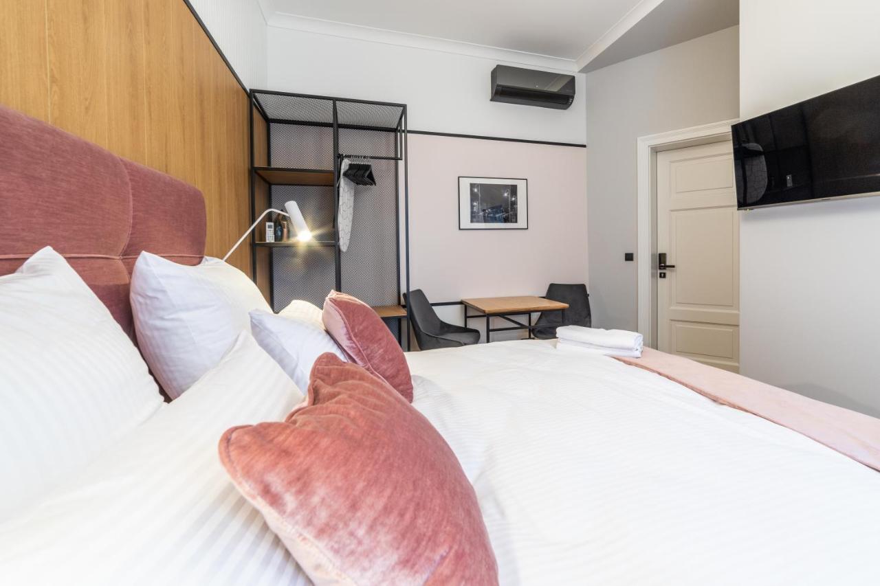 Riva Apartments By Oneapartments โซพอต ภายนอก รูปภาพ